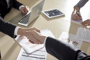 家を売る時の媒介契約とは