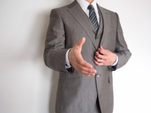 家を売る時の不動産業者の優秀な営業マンの見つけ方